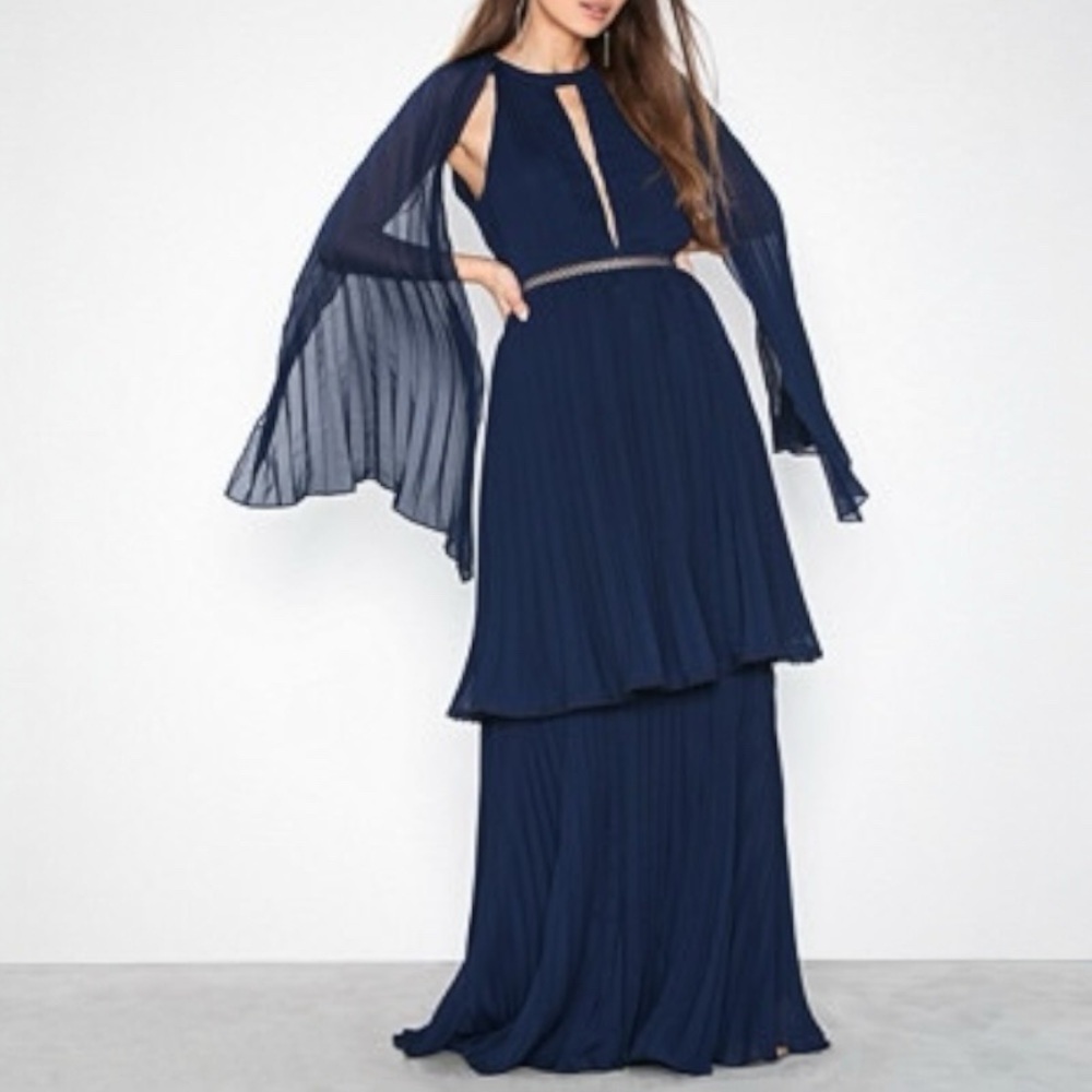 US 10 TRUE DECADENCE Deep Blue Pleated scape Dress NWT